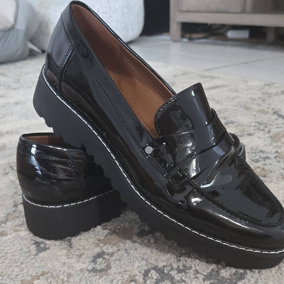 Black Patent Loafers for Women - Picture 2 of 3